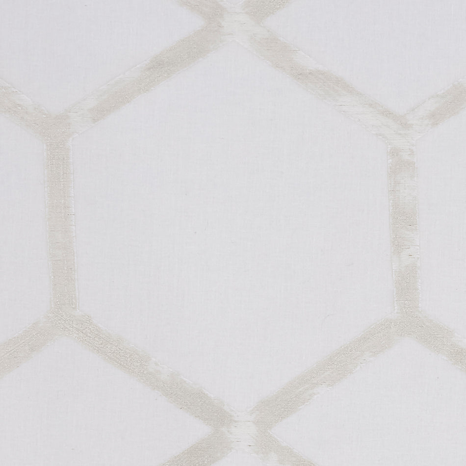 Clarke & Clarke Metalli Forma Ivory_Silver Fabric